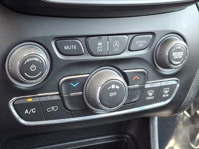 used 2019 Jeep Cherokee car, priced at $12,992
