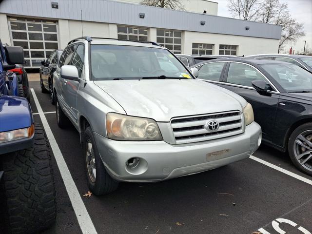 used 2005 Toyota Highlander car, priced at $6,420