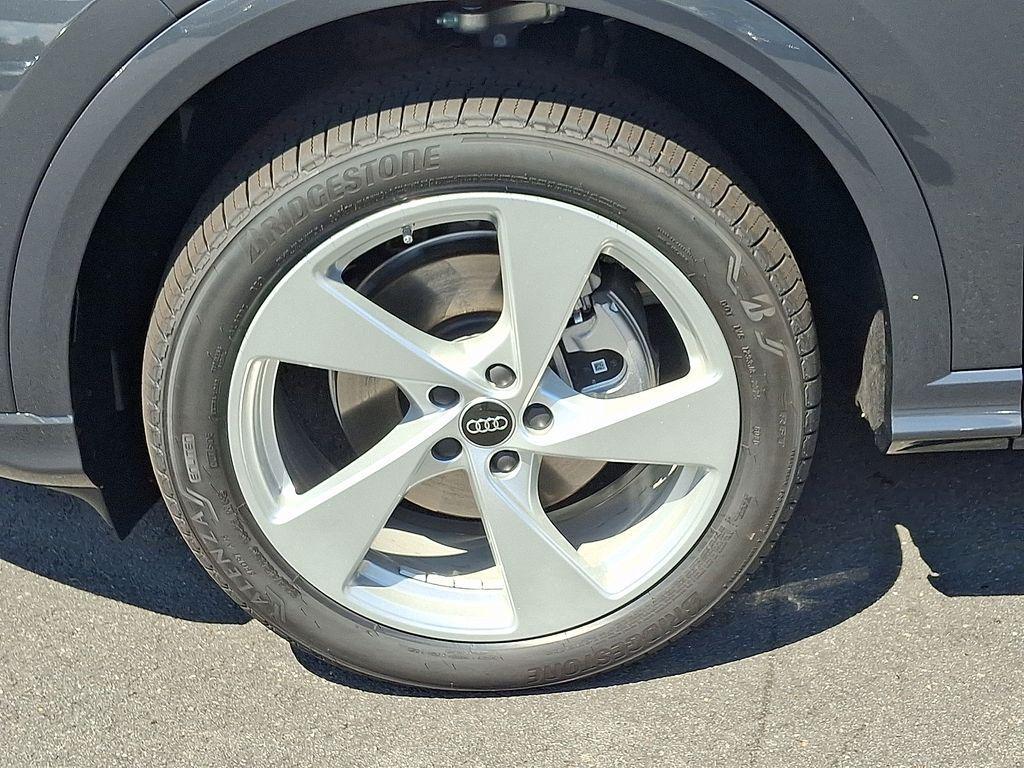 new 2025 Audi Q5 car, priced at $61,300