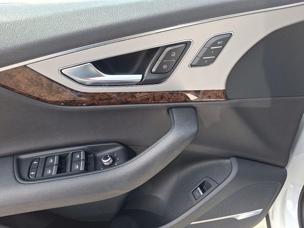 used 2018 Audi Q7 car, priced at $21,820