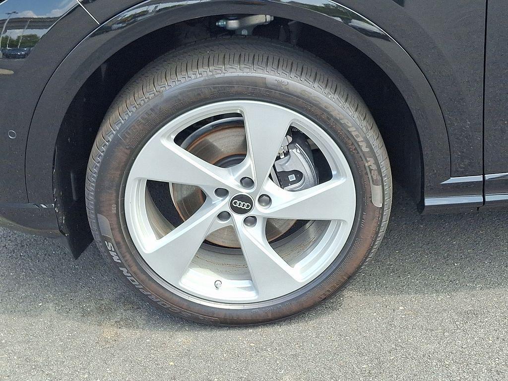 new 2025 Audi Q5 car, priced at $61,300