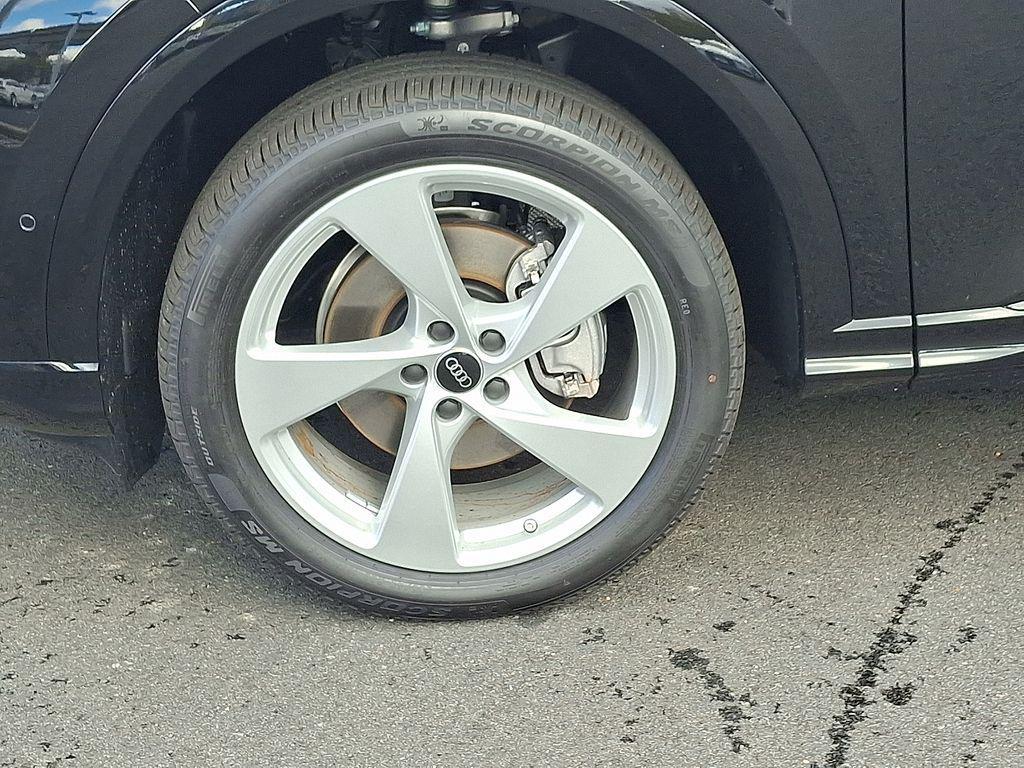 new 2025 Audi Q5 car, priced at $61,950