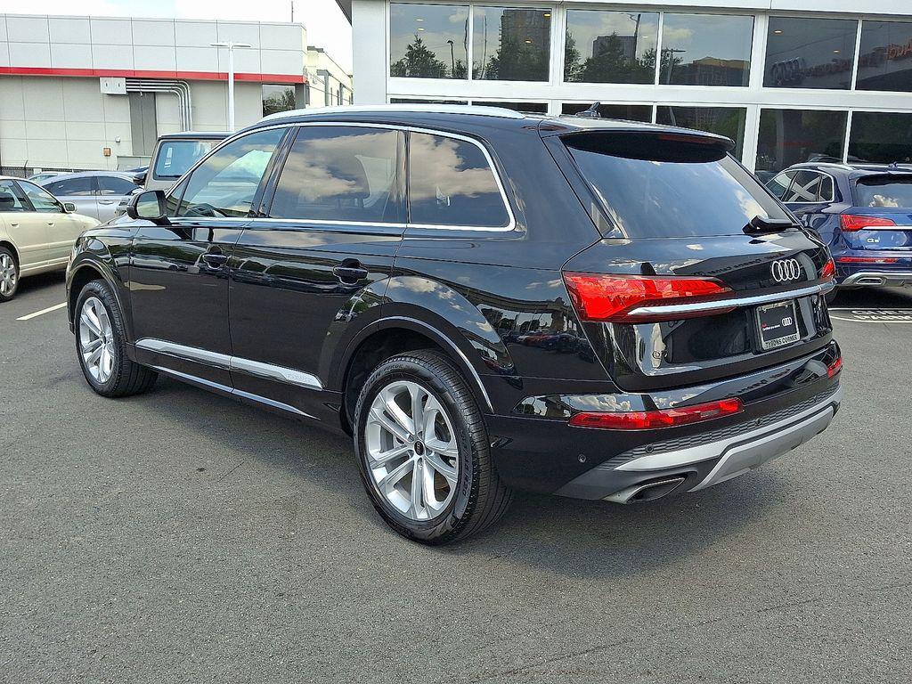 used 2025 Audi Q7 car, priced at $55,397