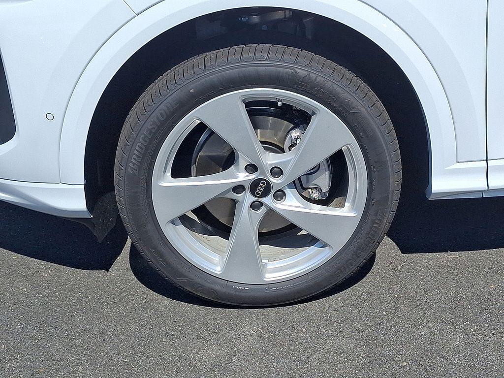 new 2025 Audi Q5 car, priced at $61,950