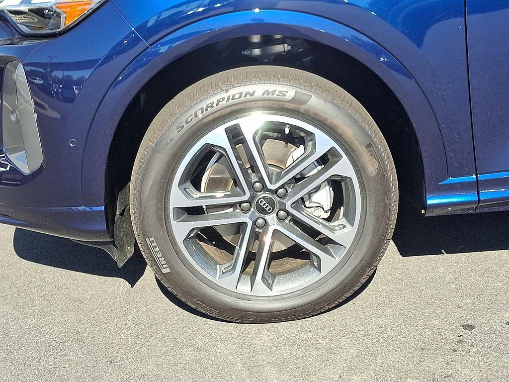 new 2025 Audi Q5 car, priced at $57,660