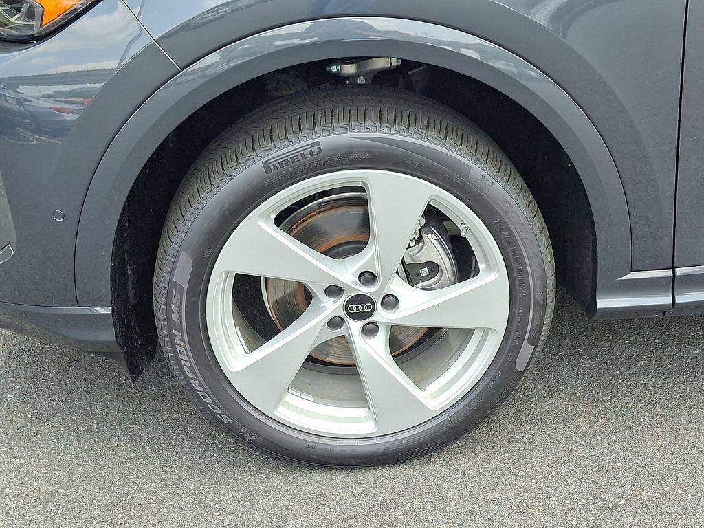 new 2025 Audi Q5 car, priced at $61,950