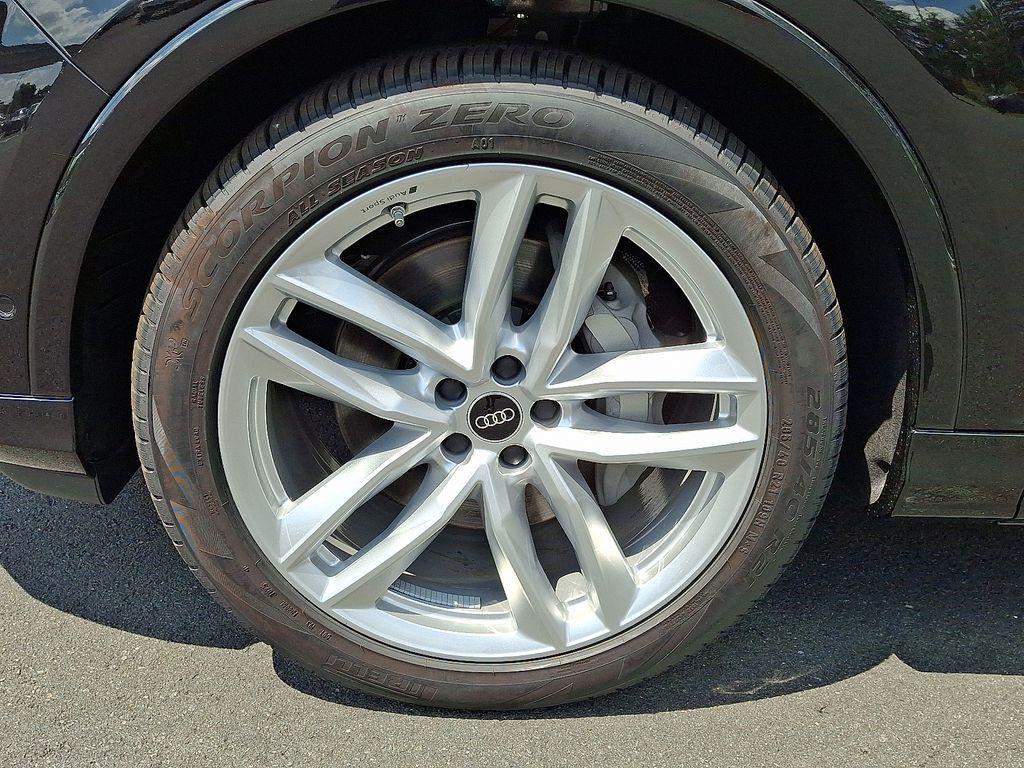 new 2025 Audi Q7 car, priced at $76,350
