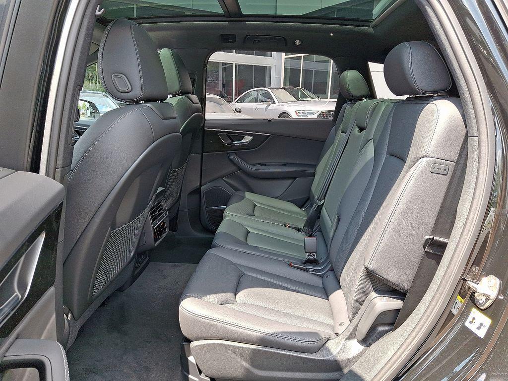new 2025 Audi Q7 car, priced at $76,350