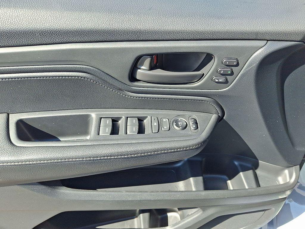 used 2023 Honda Odyssey car, priced at $33,930