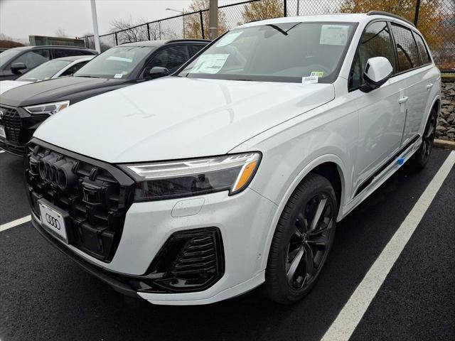 new 2025 Audi Q7 car, priced at $77,090