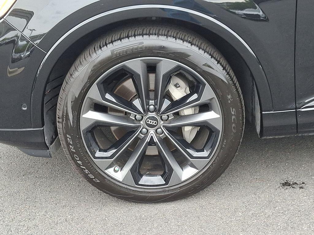 used 2025 Audi Q7 car, priced at $64,397