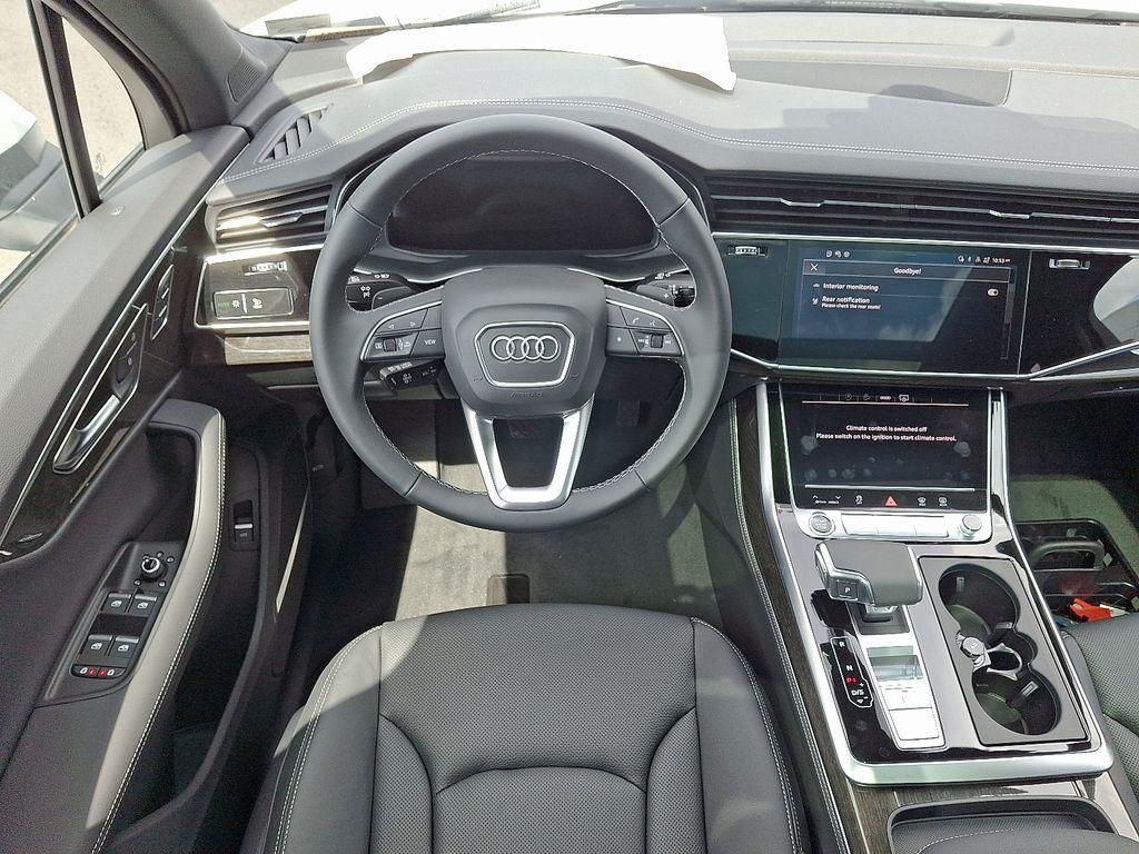 new 2025 Audi Q7 car, priced at $77,580