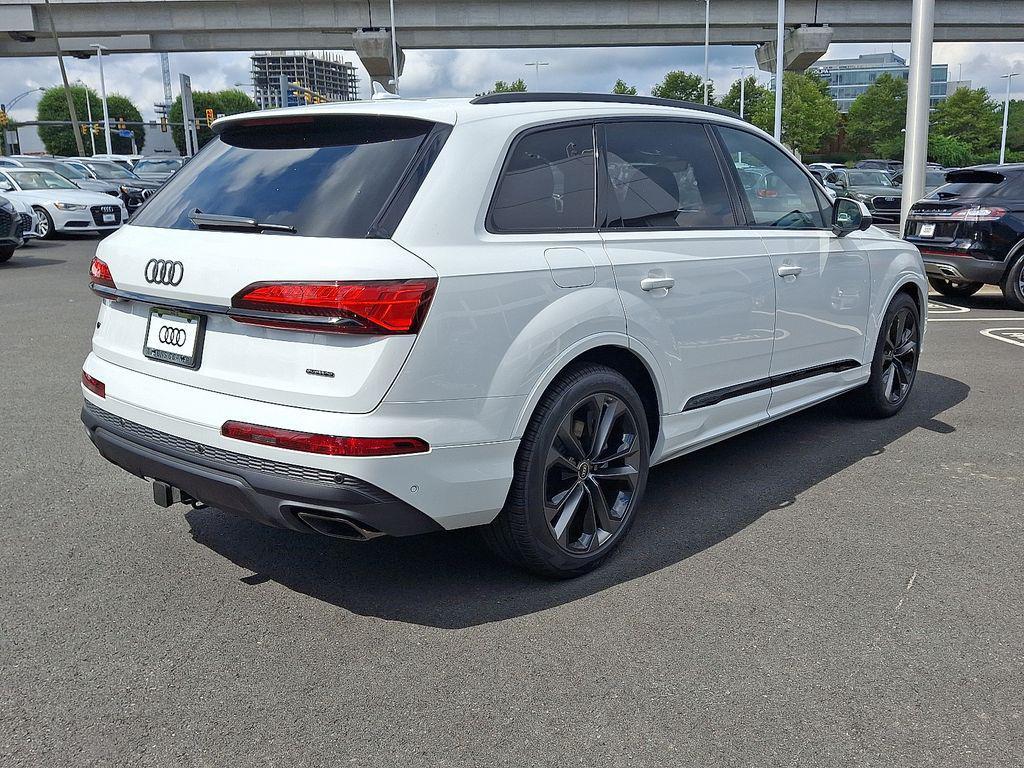 new 2025 Audi Q7 car, priced at $77,580