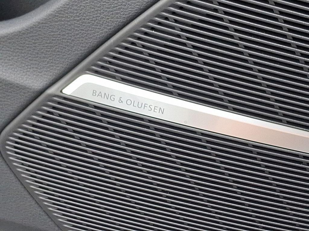 new 2025 Audi Q7 car, priced at $77,580