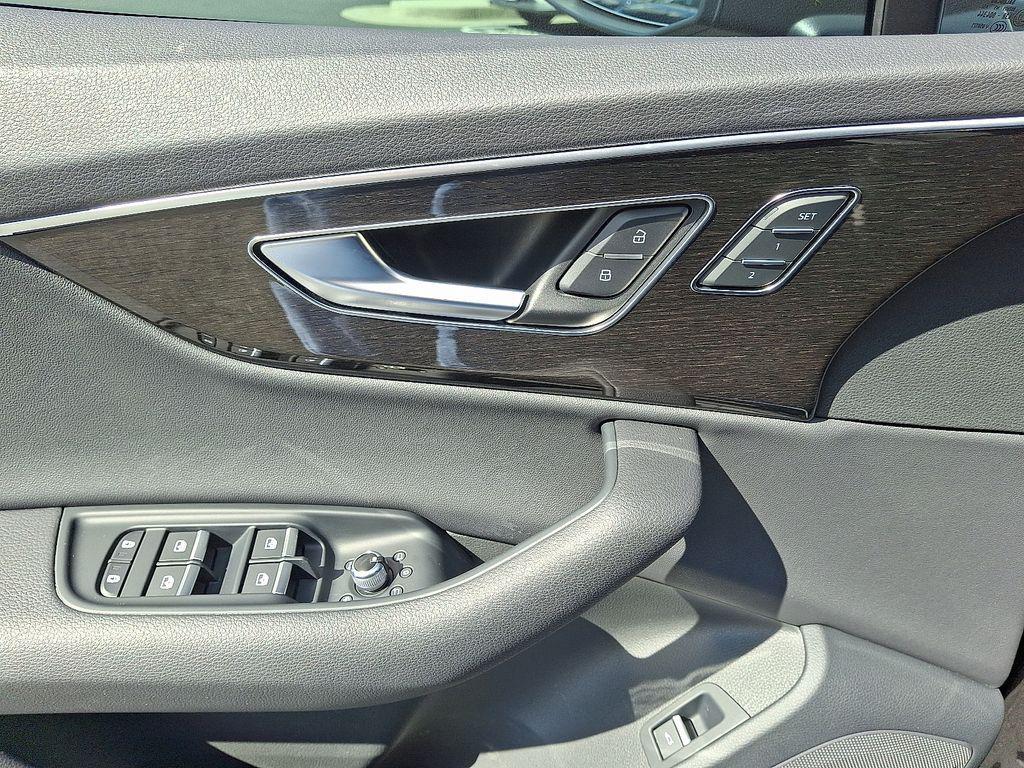 used 2025 Audi Q7 car, priced at $52,992