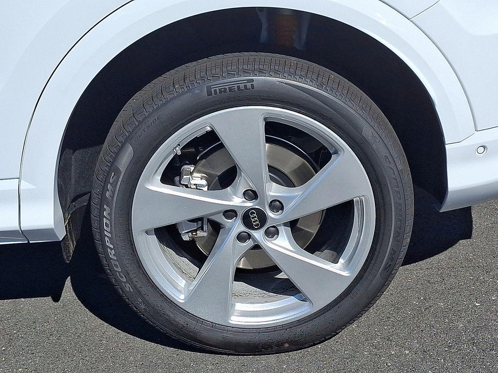 new 2025 Audi Q5 car, priced at $61,950