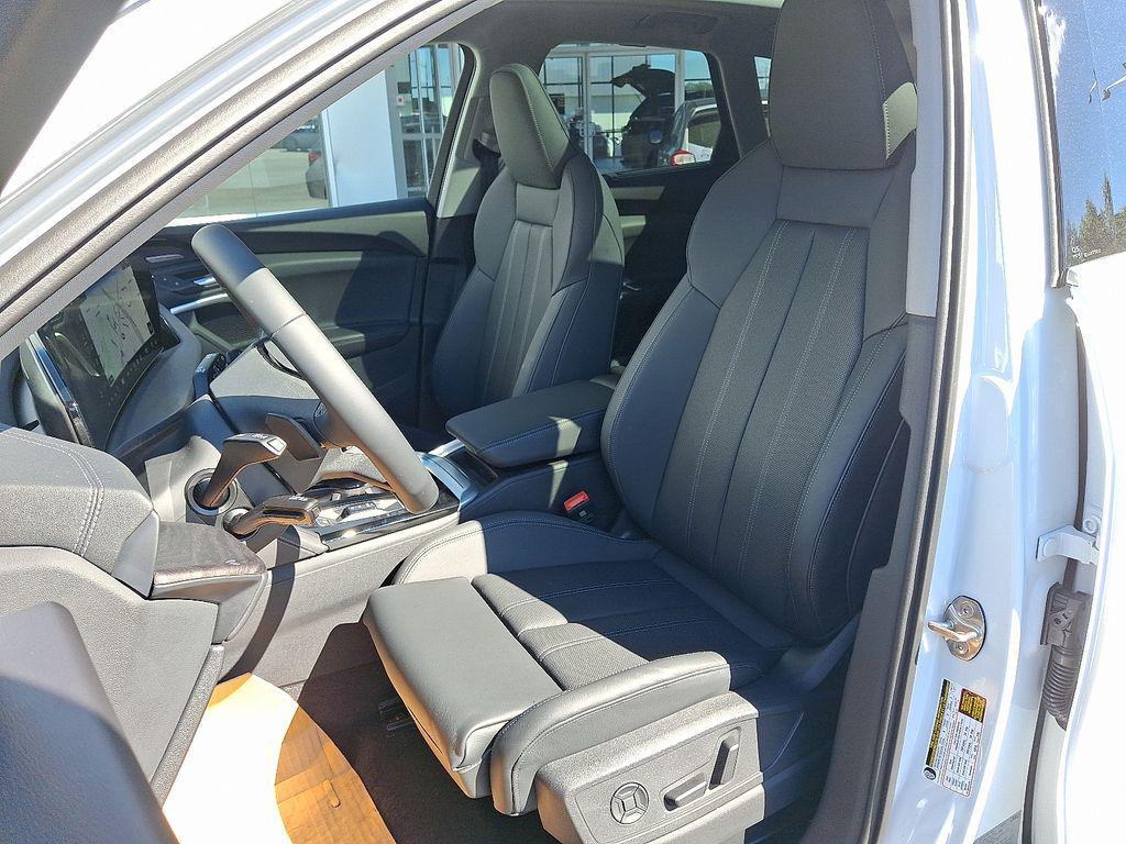 new 2025 Audi Q5 car, priced at $61,950