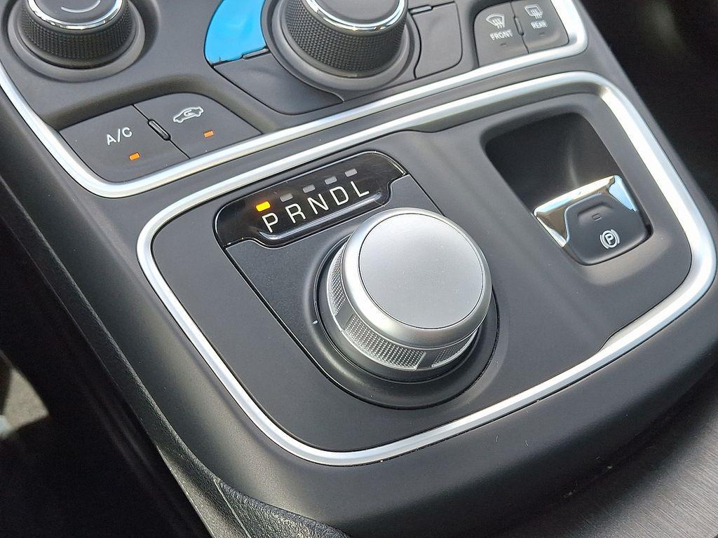 used 2016 Chrysler 200 car, priced at $8,590