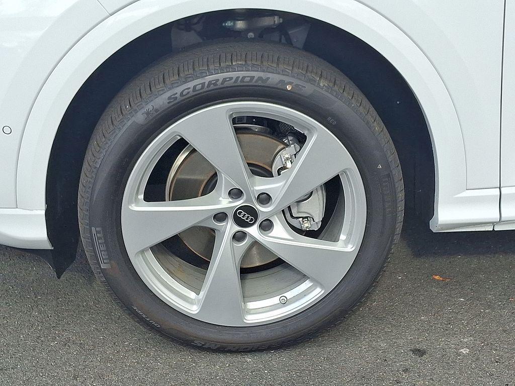 new 2025 Audi Q5 car, priced at $61,950