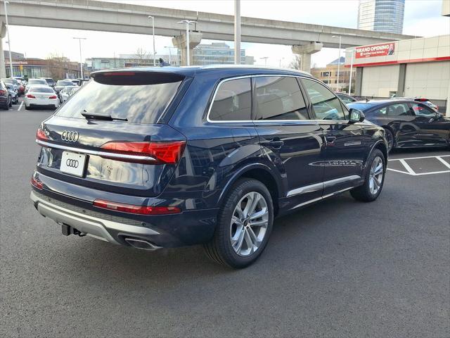 new 2025 Audi Q7 car, priced at $68,050