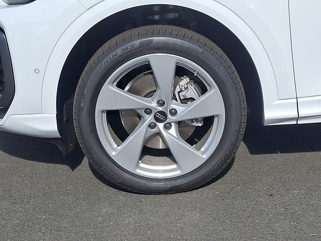 new 2025 Audi Q5 car, priced at $64,050