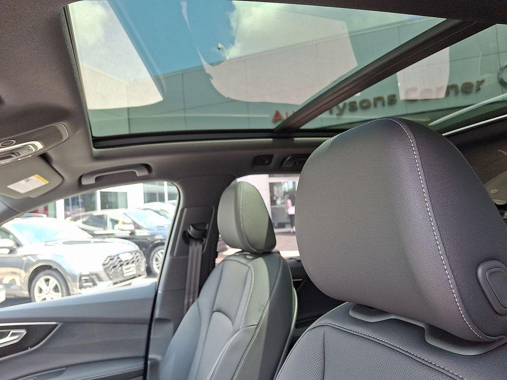new 2025 Audi Q7 car, priced at $76,350