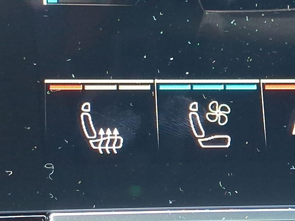 new 2025 Audi Q7 car, priced at $76,350