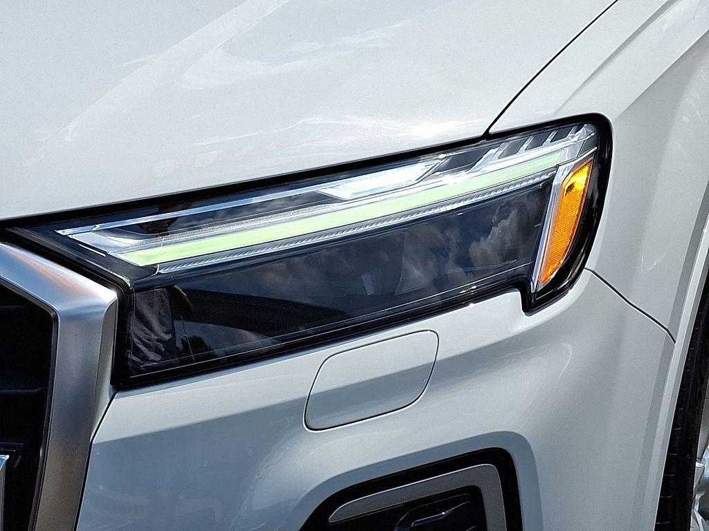 new 2025 Audi Q7 car, priced at $76,350