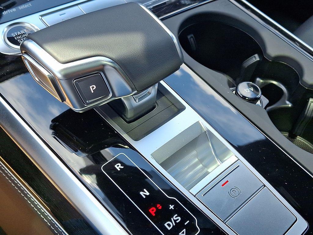 new 2025 Audi Q7 car, priced at $76,350