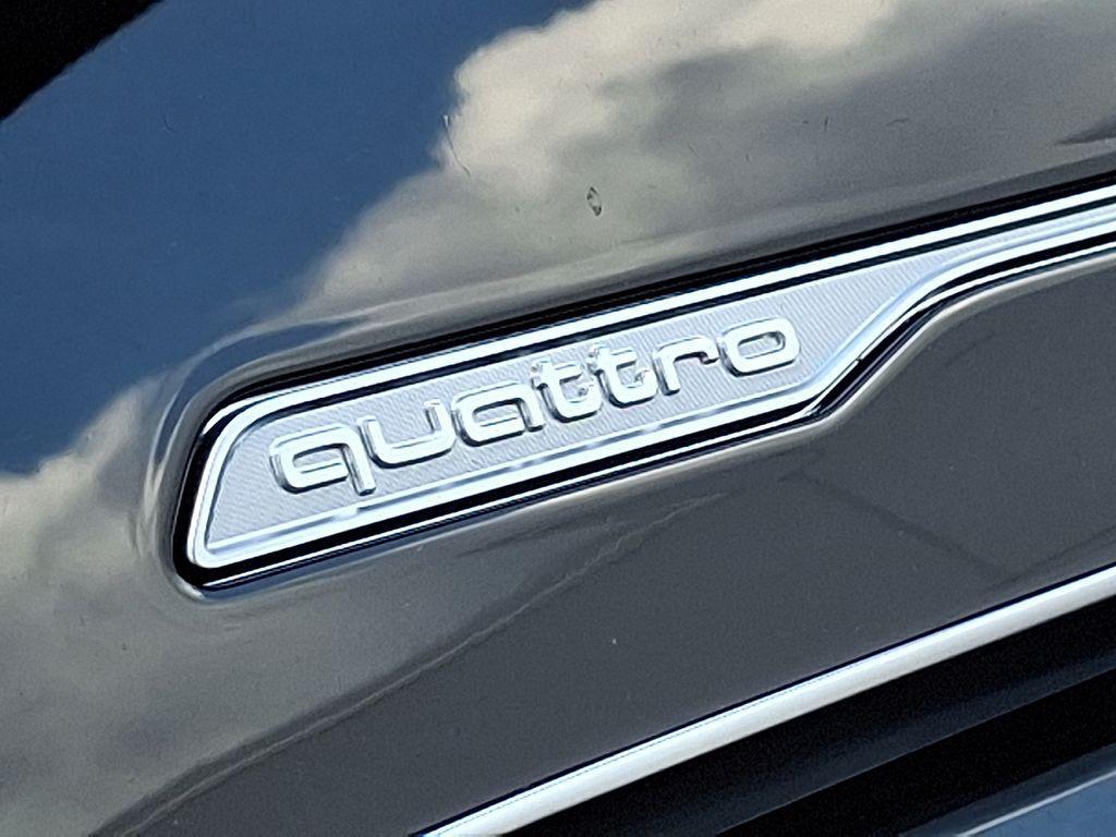 new 2025 Audi Q7 car, priced at $76,350