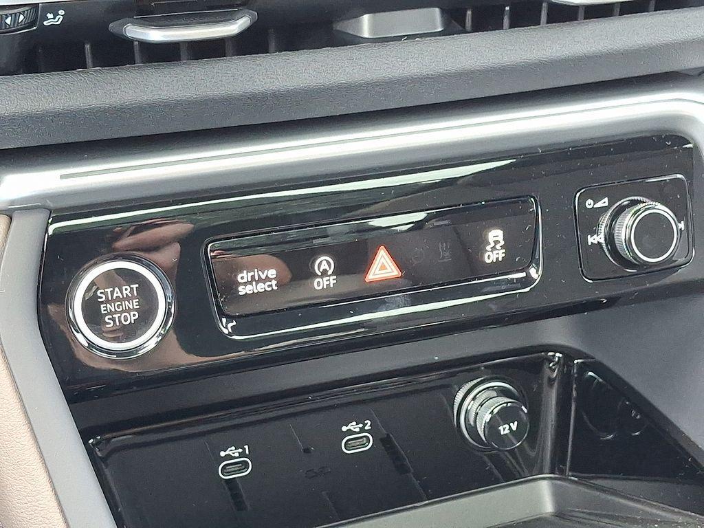 new 2025 Audi Q5 car, priced at $60,060