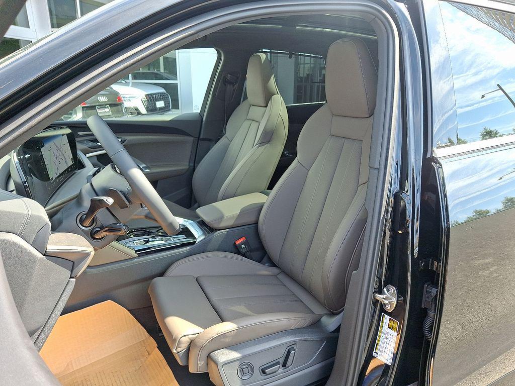 new 2025 Audi Q5 car, priced at $61,300