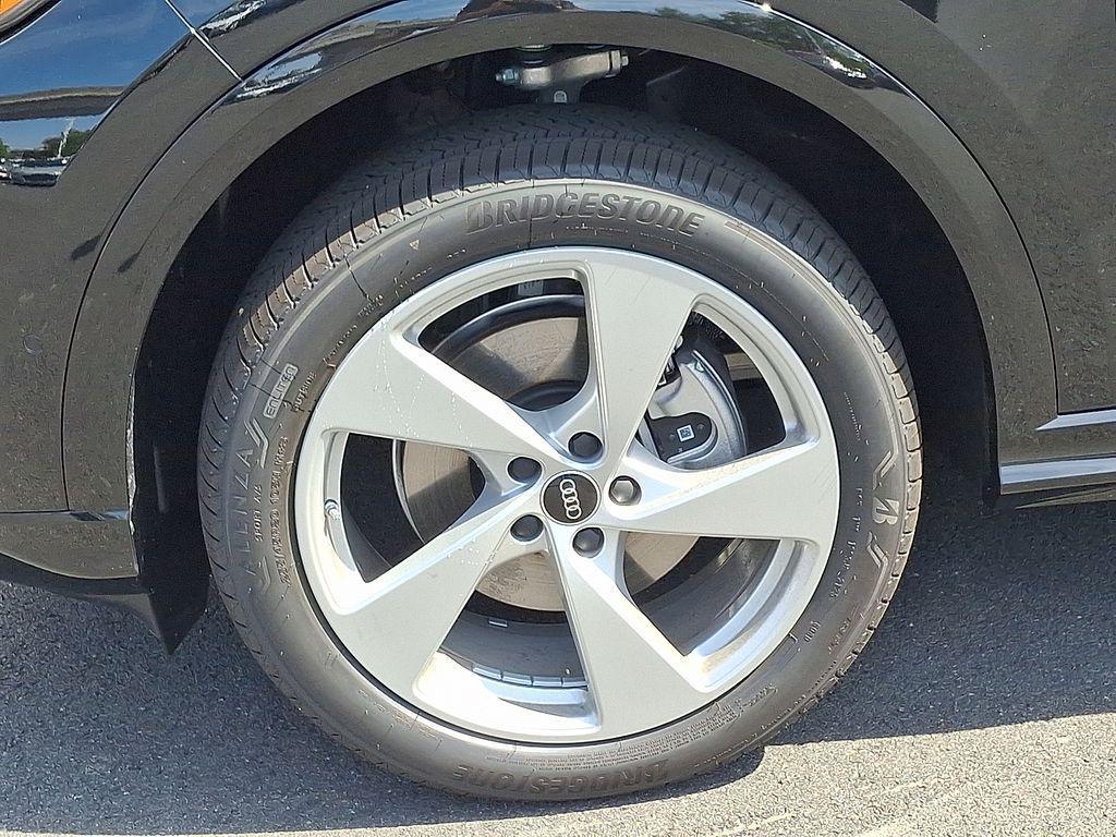 new 2025 Audi Q5 car, priced at $61,300