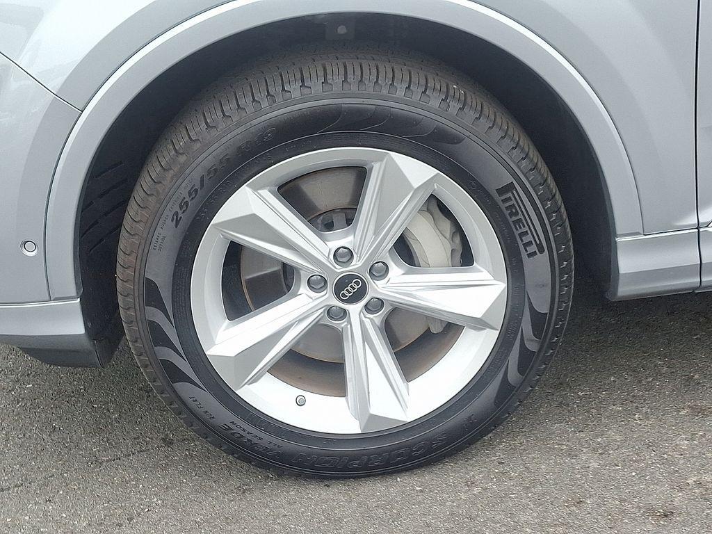 used 2025 Audi Q7 car, priced at $53,820