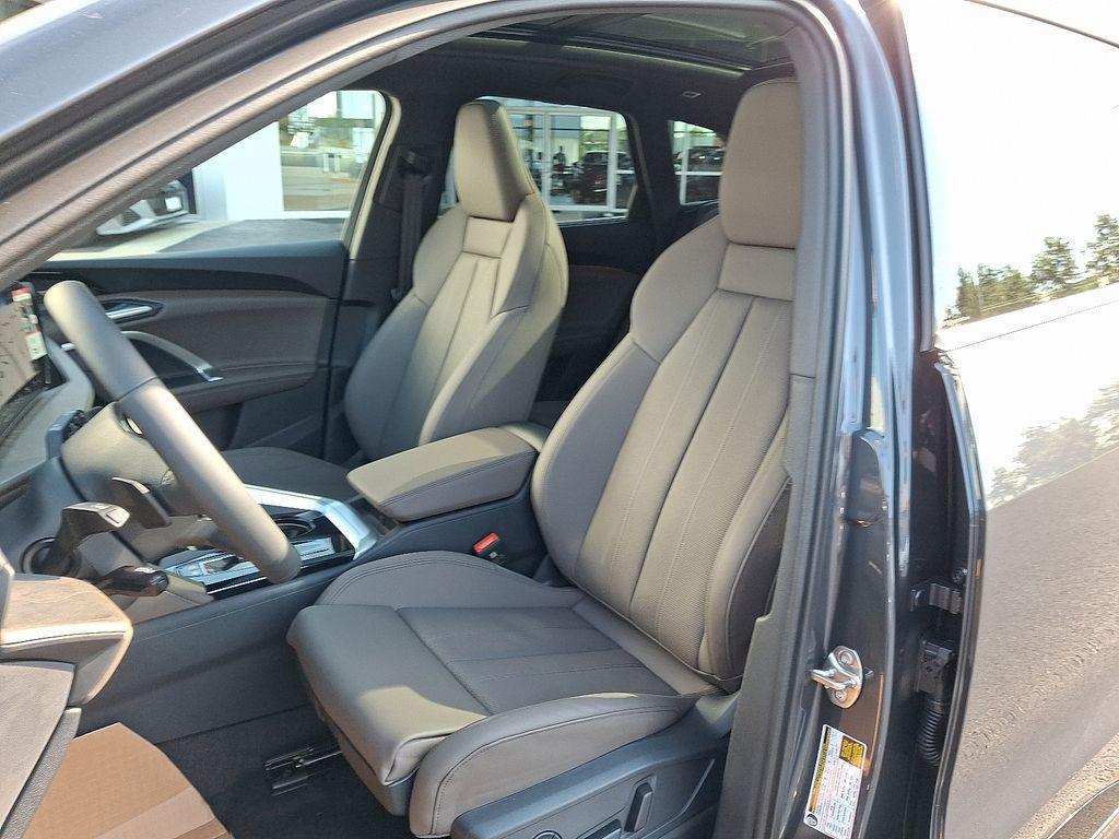 new 2025 Audi Q5 car, priced at $61,950