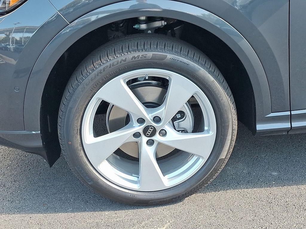 new 2025 Audi Q5 car, priced at $61,950