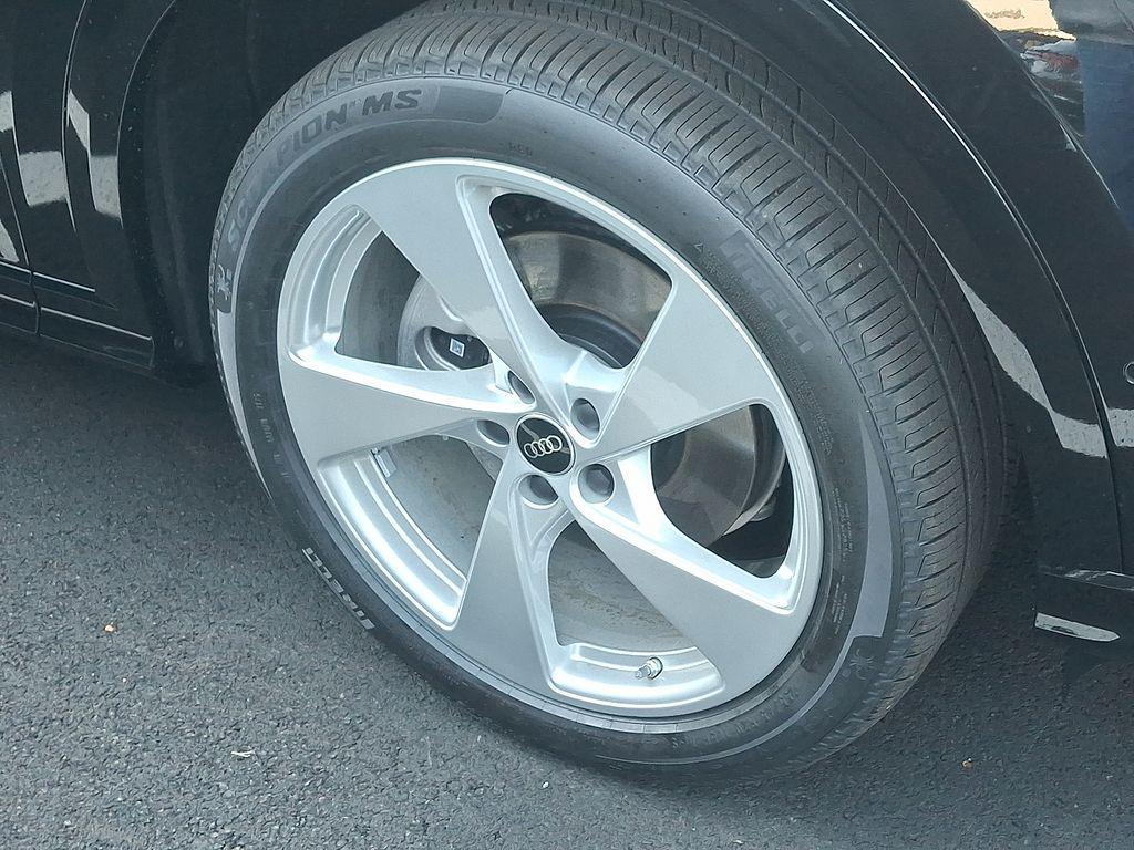 new 2025 Audi Q5 car, priced at $61,950