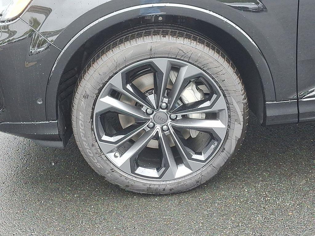 new 2026 Audi Q7 car, priced at $78,140