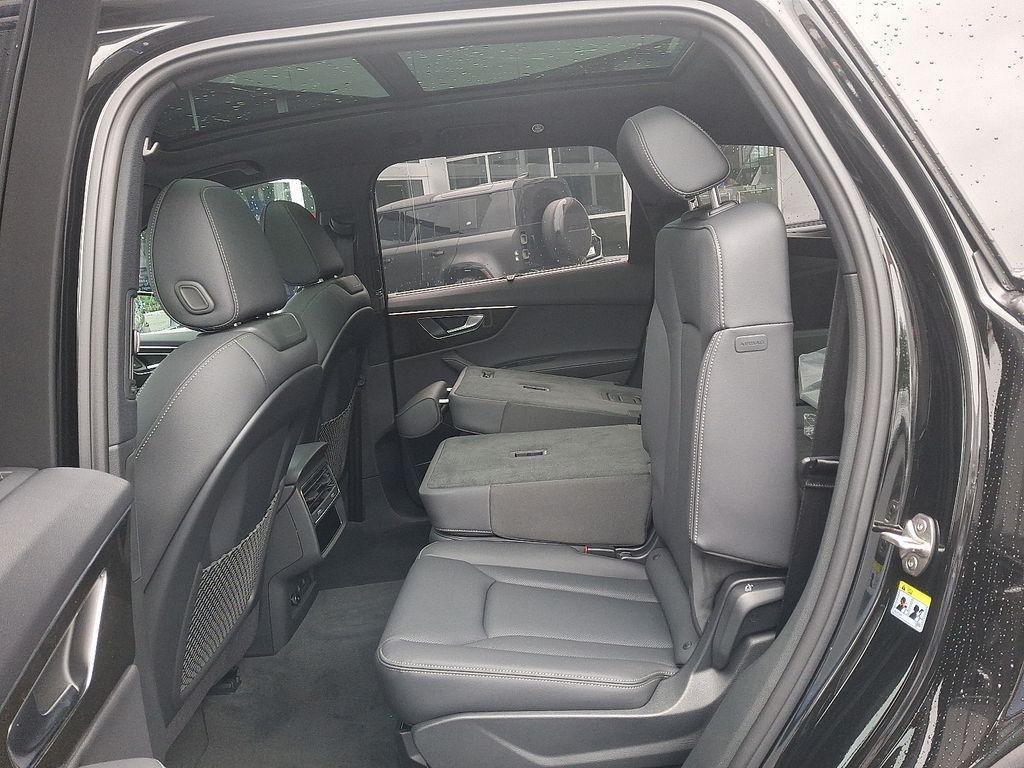new 2026 Audi Q7 car, priced at $78,140