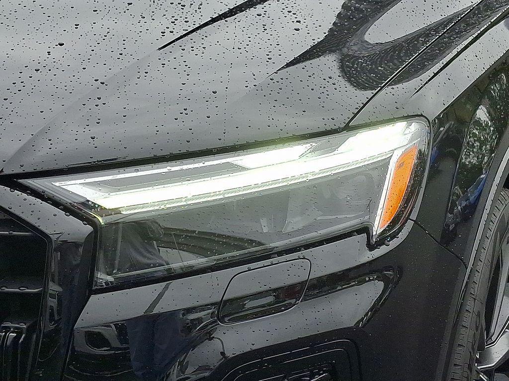 new 2026 Audi Q7 car, priced at $78,140