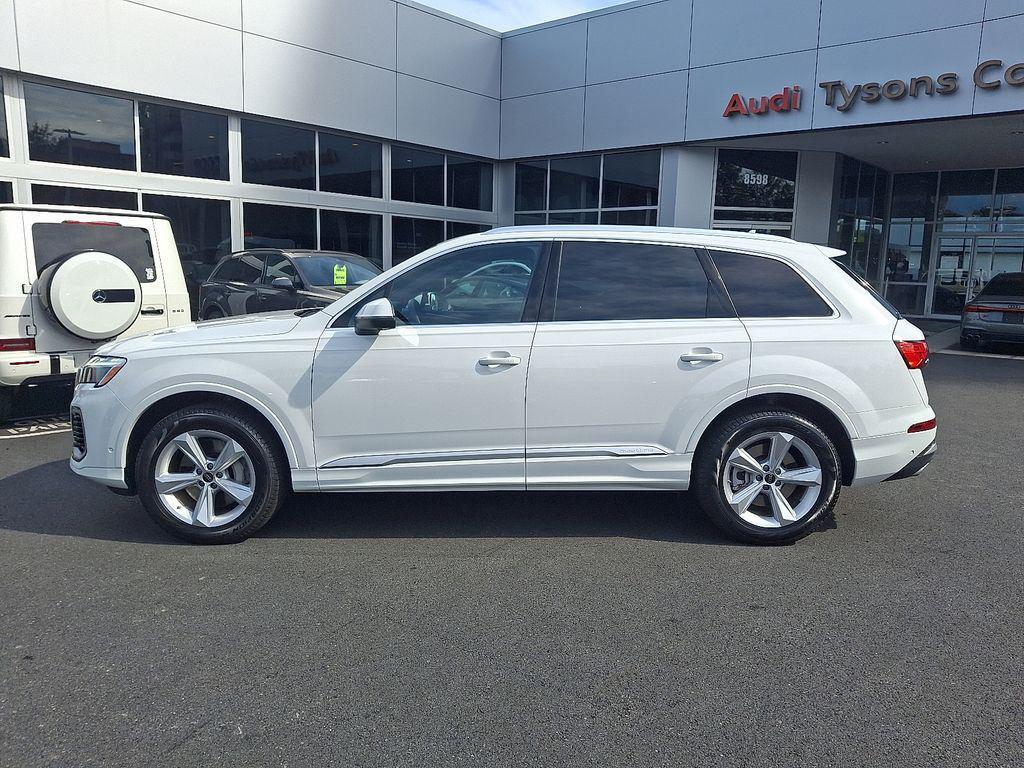 used 2025 Audi Q7 car, priced at $54,400