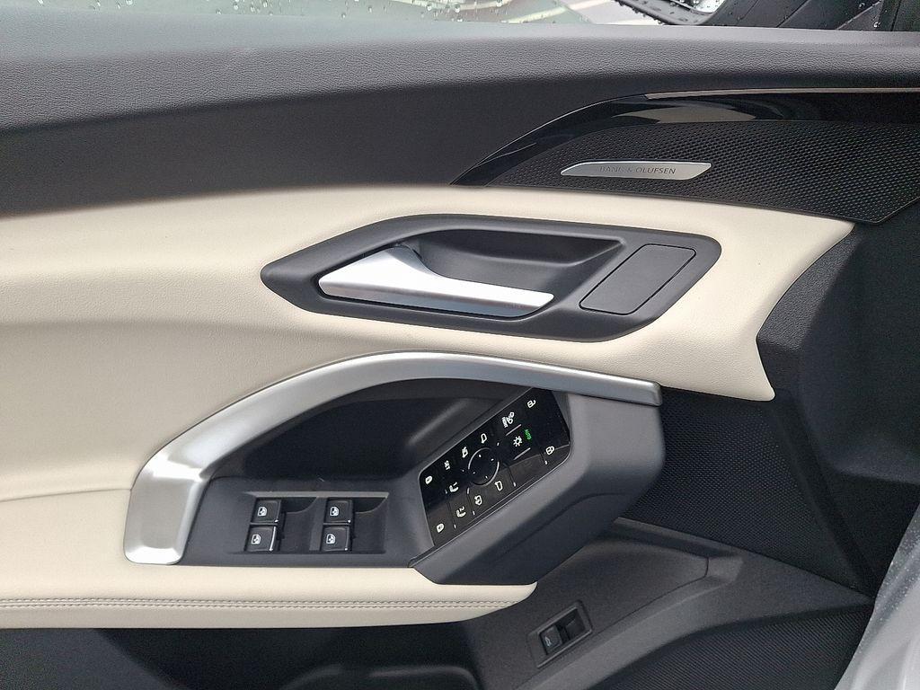 new 2025 Audi Q5 car, priced at $61,300