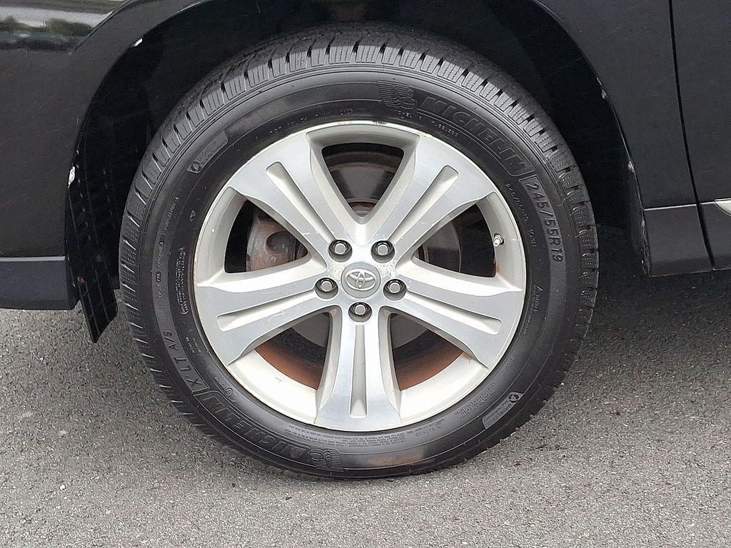 used 2013 Toyota Highlander car, priced at $8,998