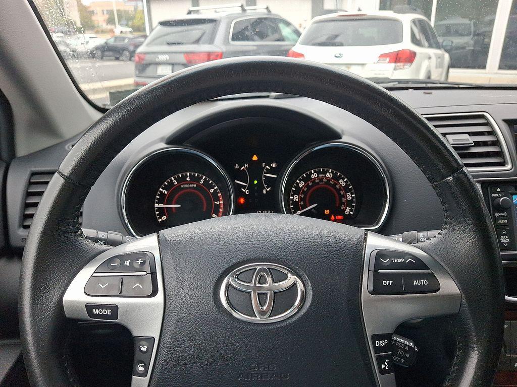 used 2013 Toyota Highlander car, priced at $8,998