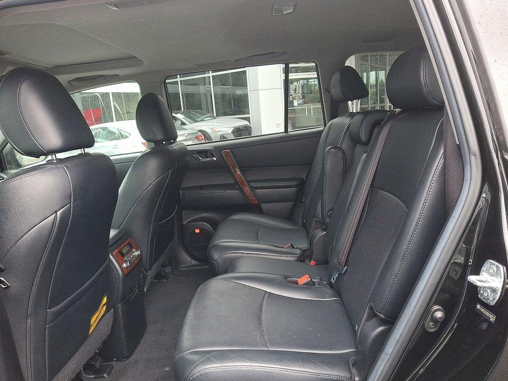 used 2013 Toyota Highlander car, priced at $8,998