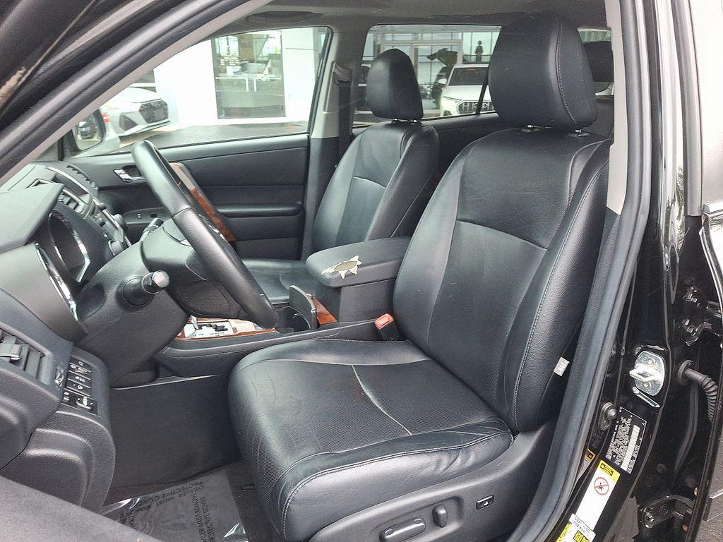 used 2013 Toyota Highlander car, priced at $8,998