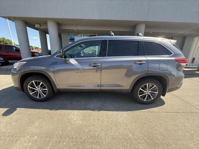 used 2019 Toyota Highlander car, priced at $26,987