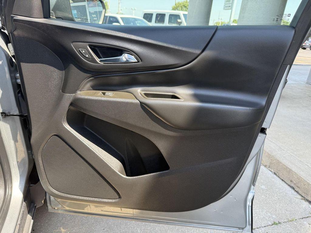 used 2023 Chevrolet Equinox car, priced at $24,287