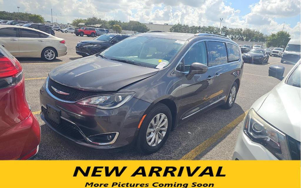 used 2019 Chrysler Pacifica car, priced at $14,987