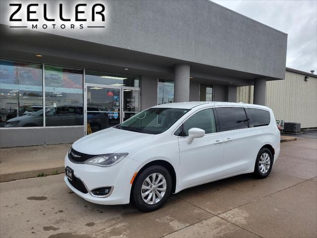 used 2018 Chrysler Pacifica car, priced at $16,987